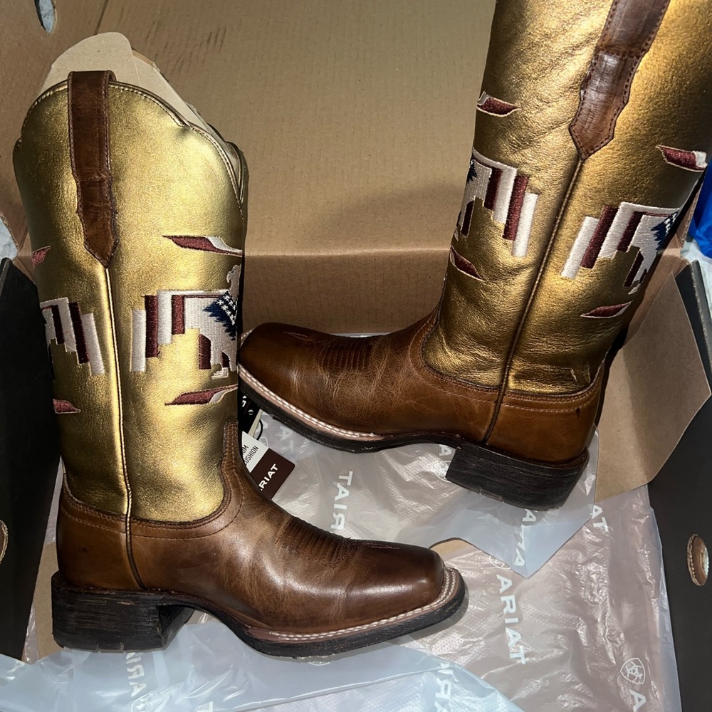 Ariat Brown and Gold Western Boots - Picture 2 of 8